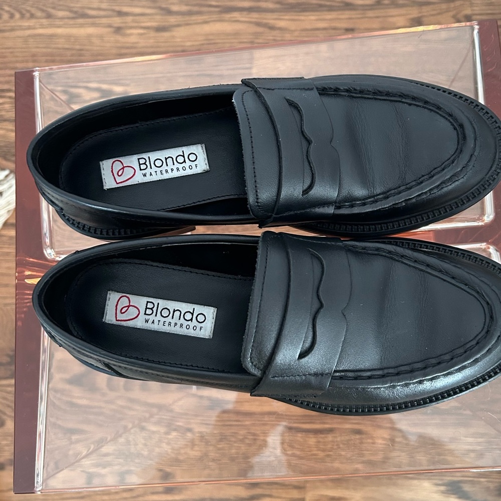 Blondo black loafers